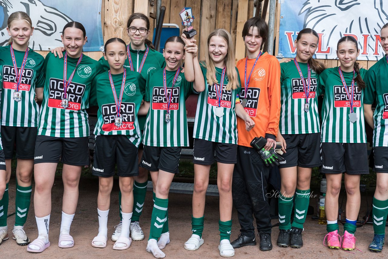 Bild 122 - Loewinnen Cup